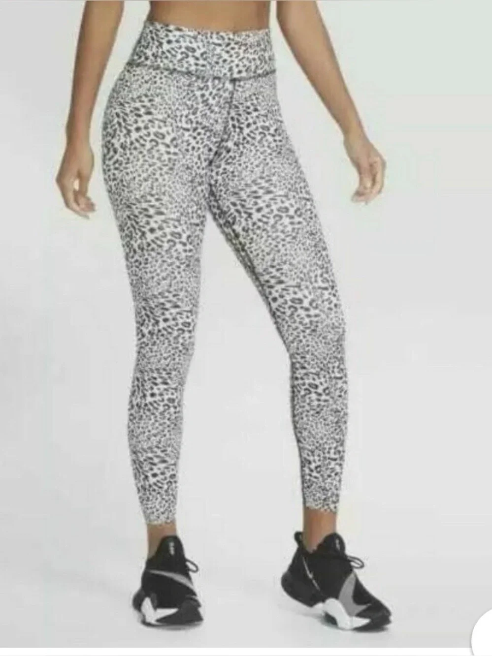 Nike women’s XL dry fit high waist grey leopard print pull on active leggings